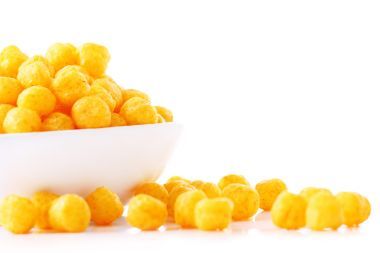 在碗里的奶酪球