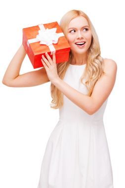 女人拿禮品盒