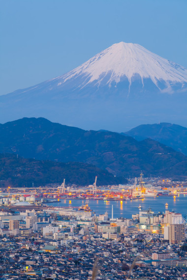 山富士和阿希湖