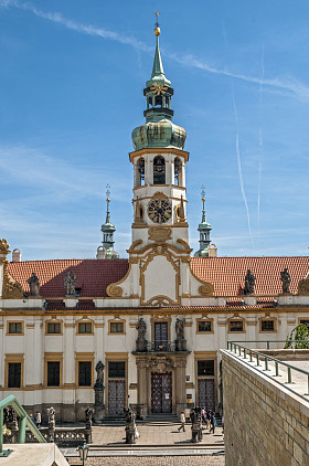 布拉格洛雷塔，或洛雷塔 