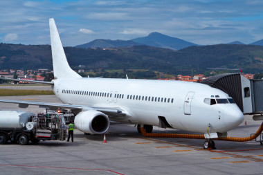 加油一架飛機(jī)