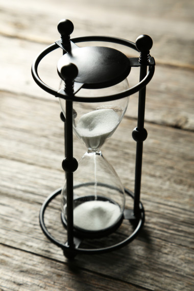 復(fù)古黑色沙漏圖片