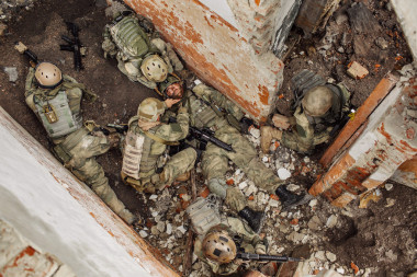 巡游者隊(duì)提供醫(yī)療護(hù)理去受傷