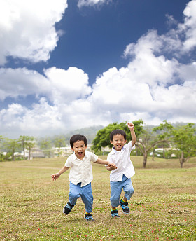 Children in Asia are splitting splitting time on grass