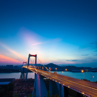 晚上橋