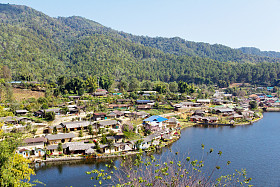 班泰 (泰国爱村)