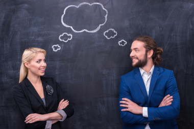 商務(wù)伙伴活動(dòng)完全同意彼此圖片