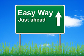 简单的方式，天空背景概念路的路标