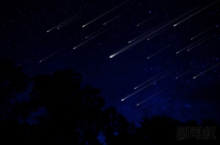 流星雨在夜晚的天空?qǐng)D圖片