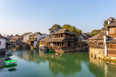 中國(guó)傳統(tǒng)山水畫中水鎮(zhèn)圖片