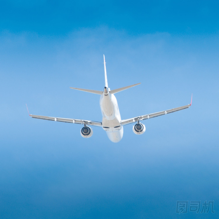 飛行的飛機圖片