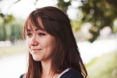 女孩哭泣和微笑圖片