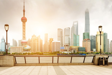 在白天上海天際線