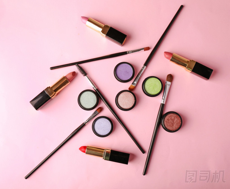 套上光的彩色背景裝飾化妝品圖片