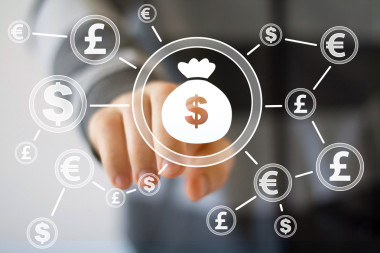 商人與美元符號按鈕照片