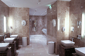 当代内部的公共厕所图片