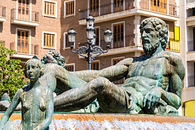 喷泉在 Valencia 力拓图里