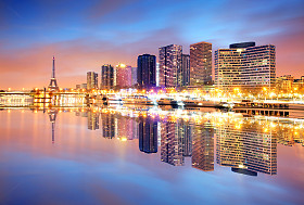 巴黎的艾菲尔铁塔照片