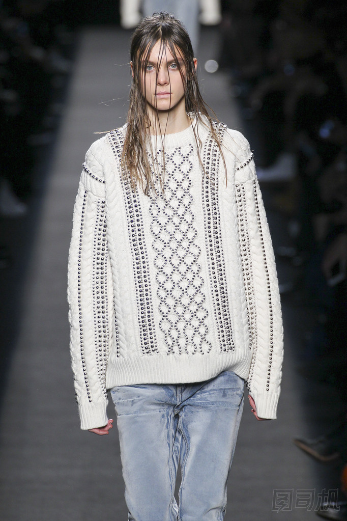 模型穿亞歷山大王