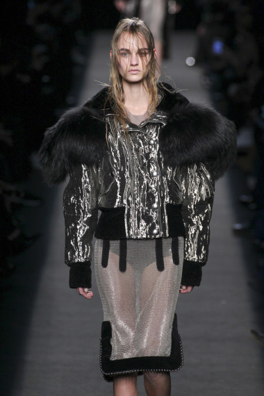 模型穿亞歷山大王圖片