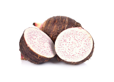 白色背景上孤立的芋頭照片