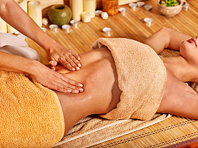 女人在水疗按摩.图片