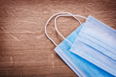 兩只藍色的口罩