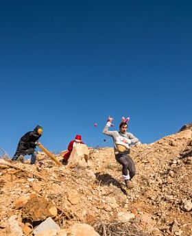 埋伏的复活节兔子