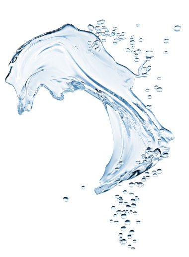 藍(lán)色的水濺在白色背景上孤立