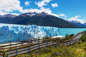 Argentina的Perito移动冰川