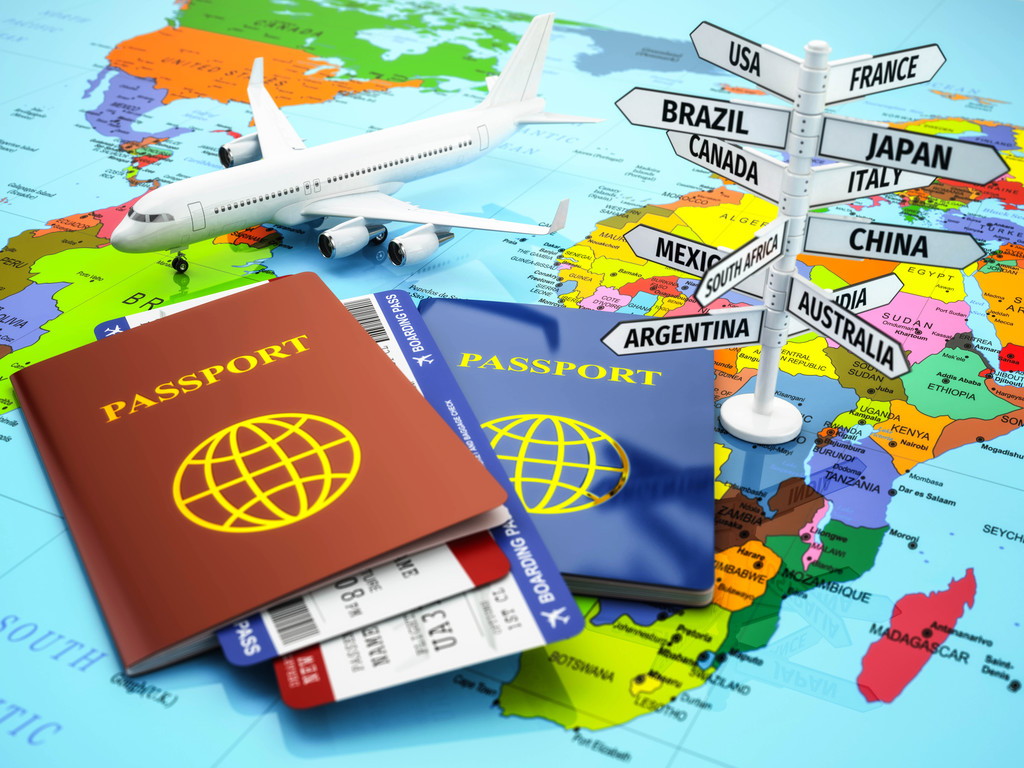 旅行或旅游的概念。护照、 飞机、 airtickets 和德