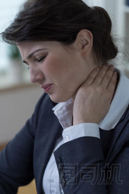 上班族有頸部疼痛圖片