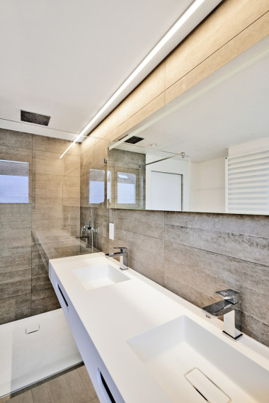 豪華浴室房地產(chǎn)家居淋浴花灑