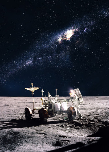 宇航员在月球上