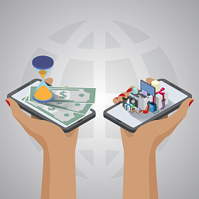 女人手与移动电话。云计算的不同家用电器