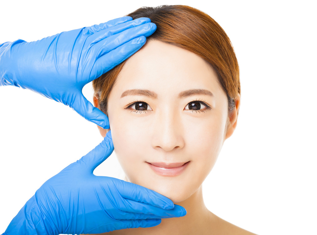 医疗美容概念特写年轻女人脸照片