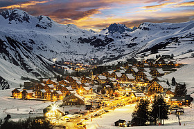 Saint-jean d'Arves是法国阿尔卑斯山的一个滑雪胜地