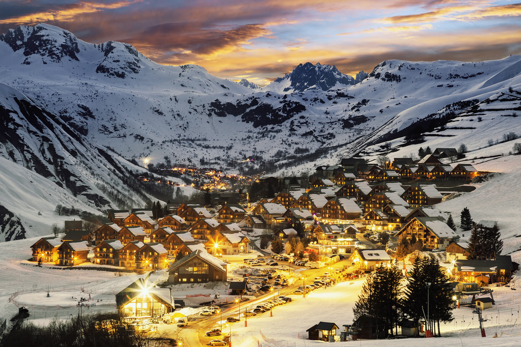 Saint-jean d'Arves是法国阿尔卑斯山的一个滑雪胜地