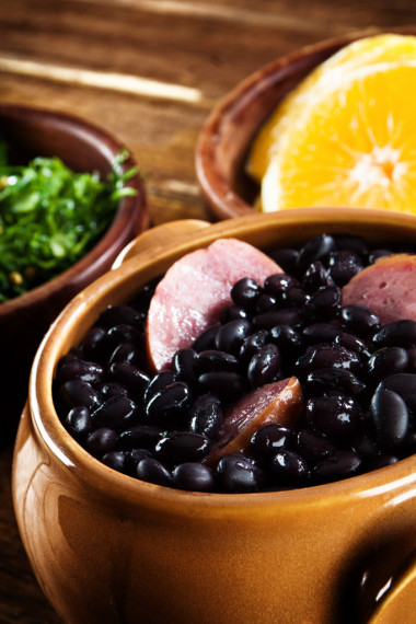 典型的巴西菜 feijoada