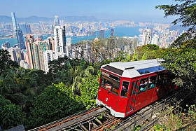 在高峰期，香港旅游电车图片