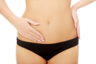 女人摸她的小腹