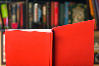 書的書架背景照片