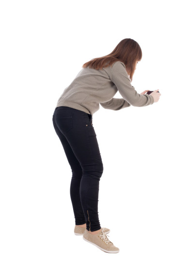 使用移動(dòng)電話的婦女