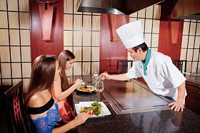 在日本餐厅的女客户