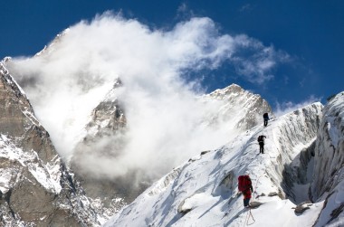對山蒙太奇到登上洛子峰的登山者