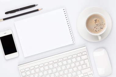 與計(jì)算機(jī)辦公桌子圖片