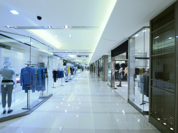 展示和行人通道長(zhǎng)照片