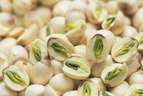 莲子中的绿色新芽图片