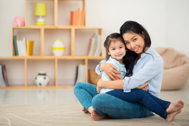 年輕的女人和女兒