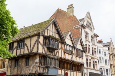 在牛津的老建筑物。英格蘭圖片
